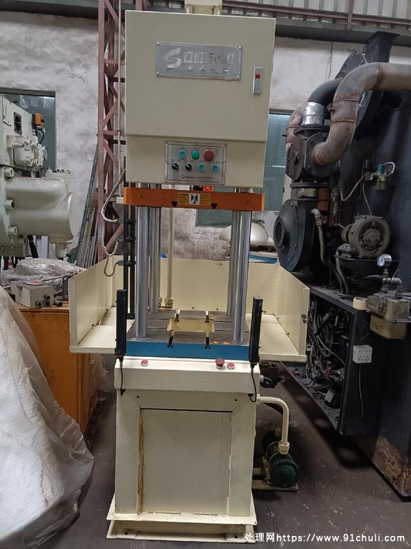 

25吨四柱油压机7.5kw价格优惠