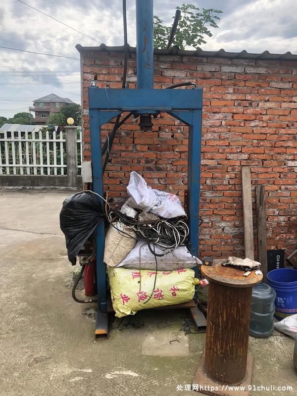 

30吨压力机湖州雷甸闲置一年多
