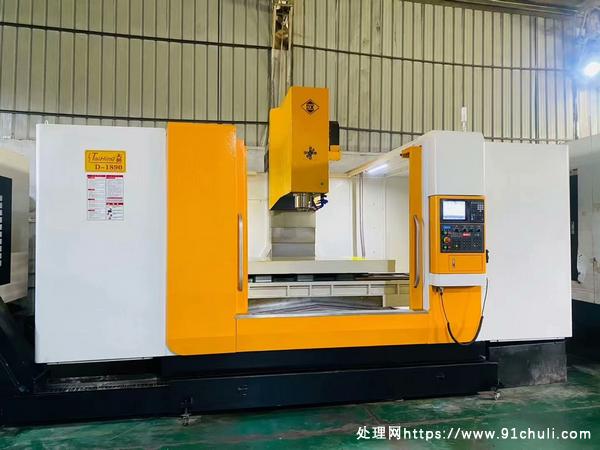 

大兴1890加工中心，BT50主轴22kw/8000转