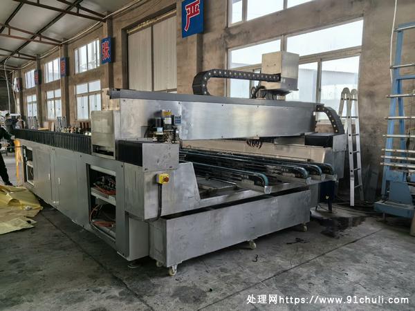 

辽宁博斯马克CNC玻璃加工中心全新未使用