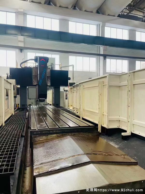 

日威60165龙门加工中心，BT50主轴8000转