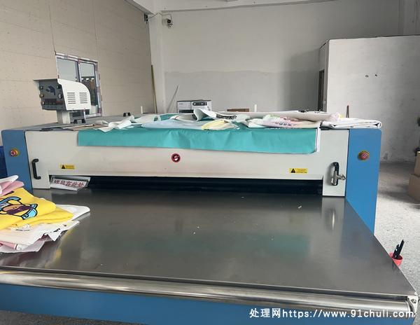 

出售广州艺大1800型压光机粘合机布料复合热熔贴合
