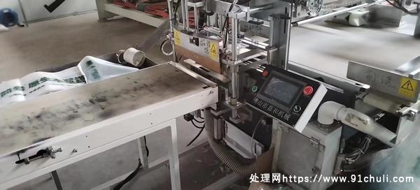 

转让卫生纸卷纸中包机一台广东20年设备