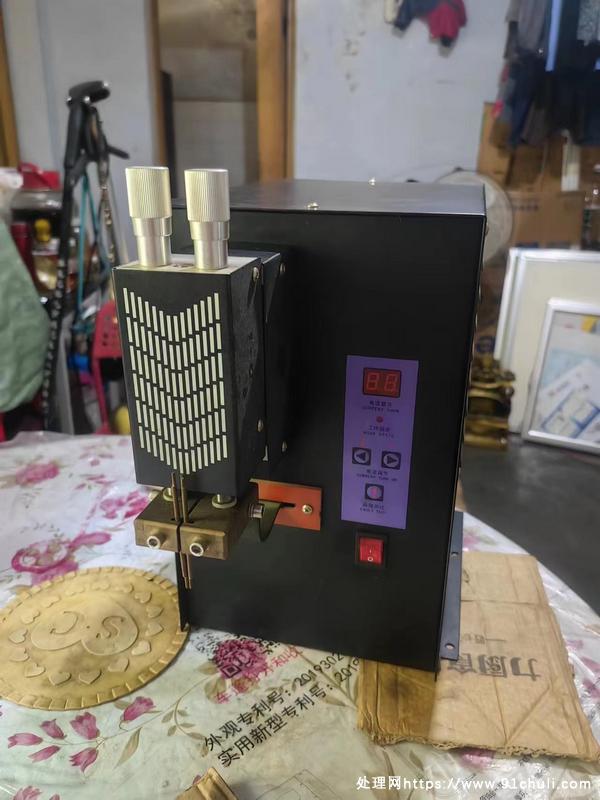 

铝电池点焊机闲置全新吃灰状态
