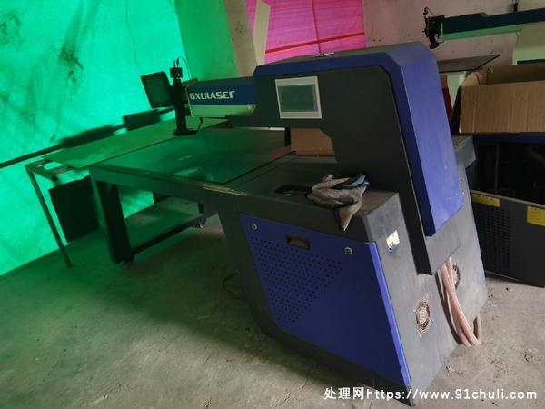 

发光字点焊机库存积压，疫情拖累市场