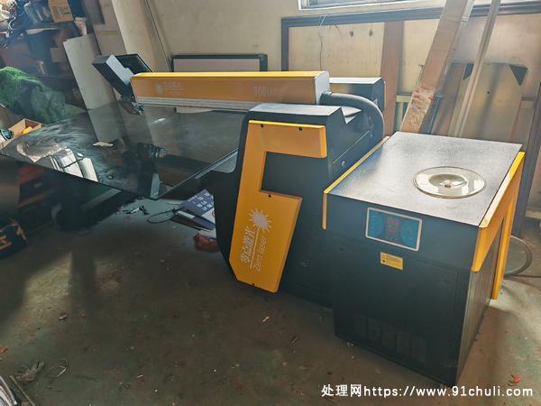 

300瓦激光焊字机九成新十天清走，地址禅城南庄瓷海中心街
